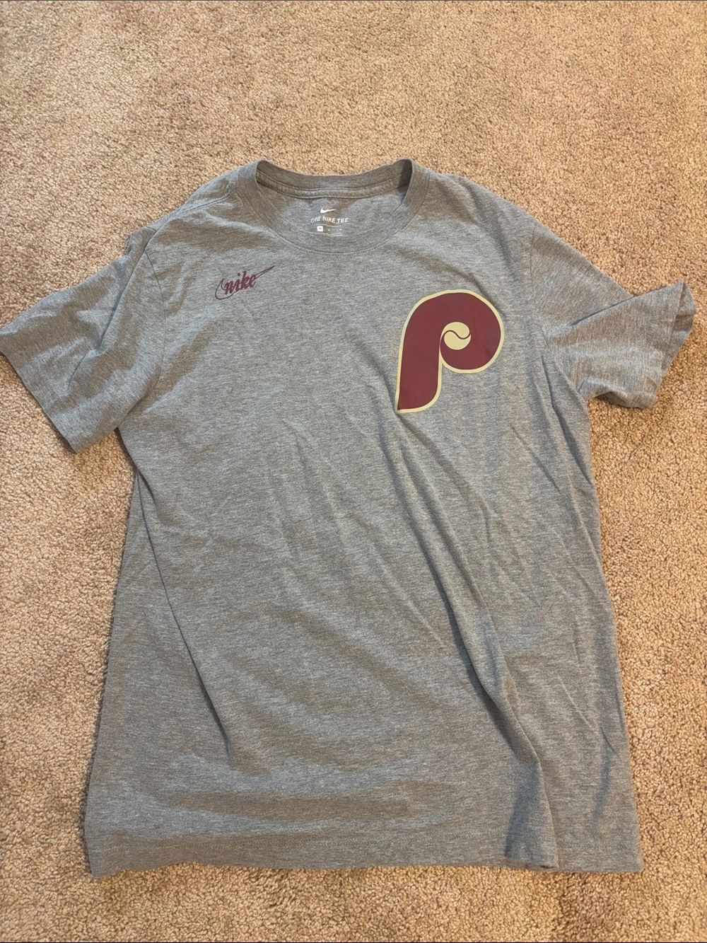 Nike Men’s Grey Short-Sleeve T-Shirt with Maroon Philadelphia Phillies Logo